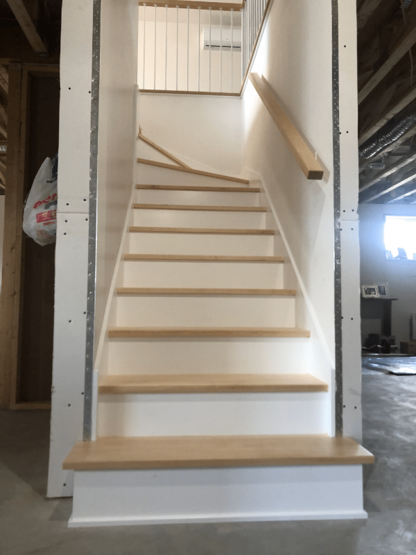 Escalier standard entre deux murs 2