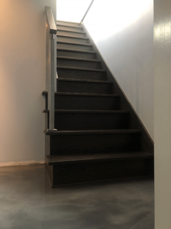 Escalier standard entre deux murs 4